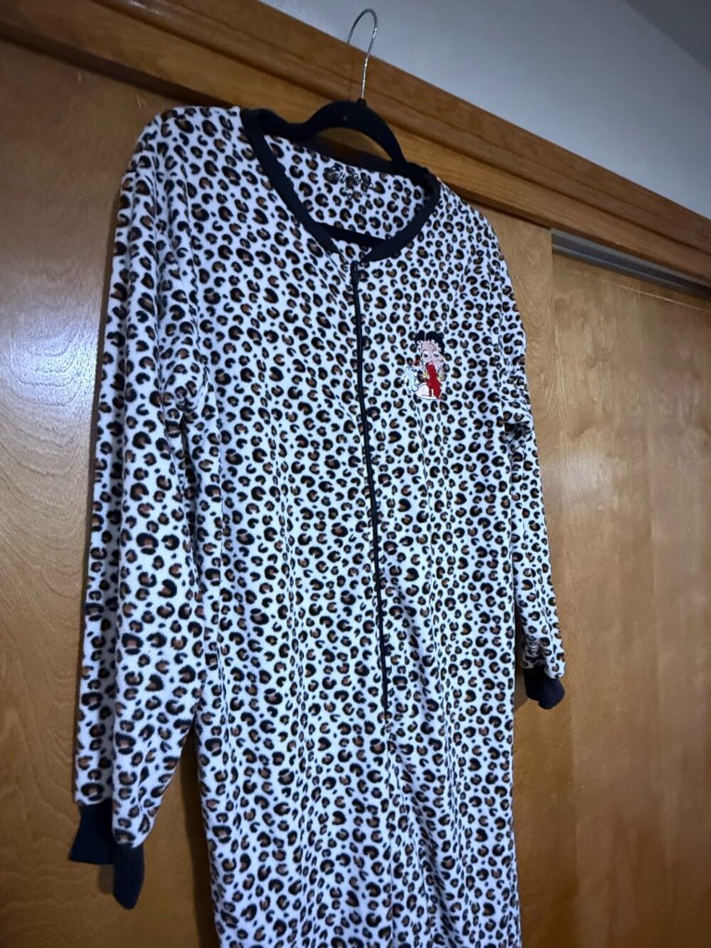 Betty Boop Womens Medium Fleece Footed Pajamas One Piece Onesie Leopard Print